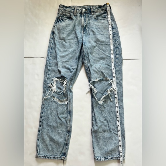 American Eagle Mom Straight Jean Distressed Light Blue Jeans Women’s Size 4 - Picture 6 of 15